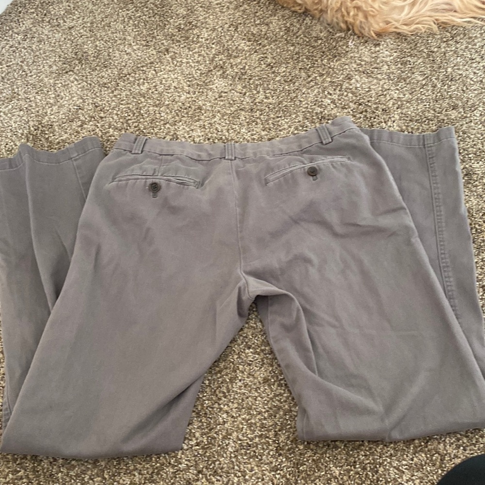GH Bass & Co Mens 32x32 gray chinos